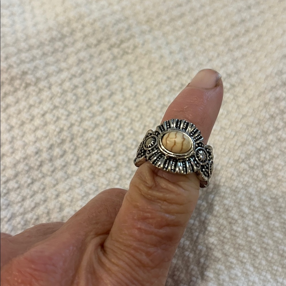 Vintage Style Silver and Cream Ring